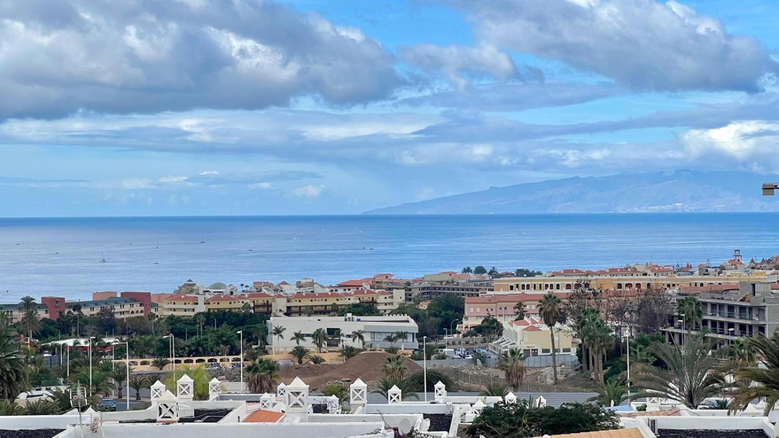 Villa Parque Del Conde, Ocean View アデヘ エクステリア 写真